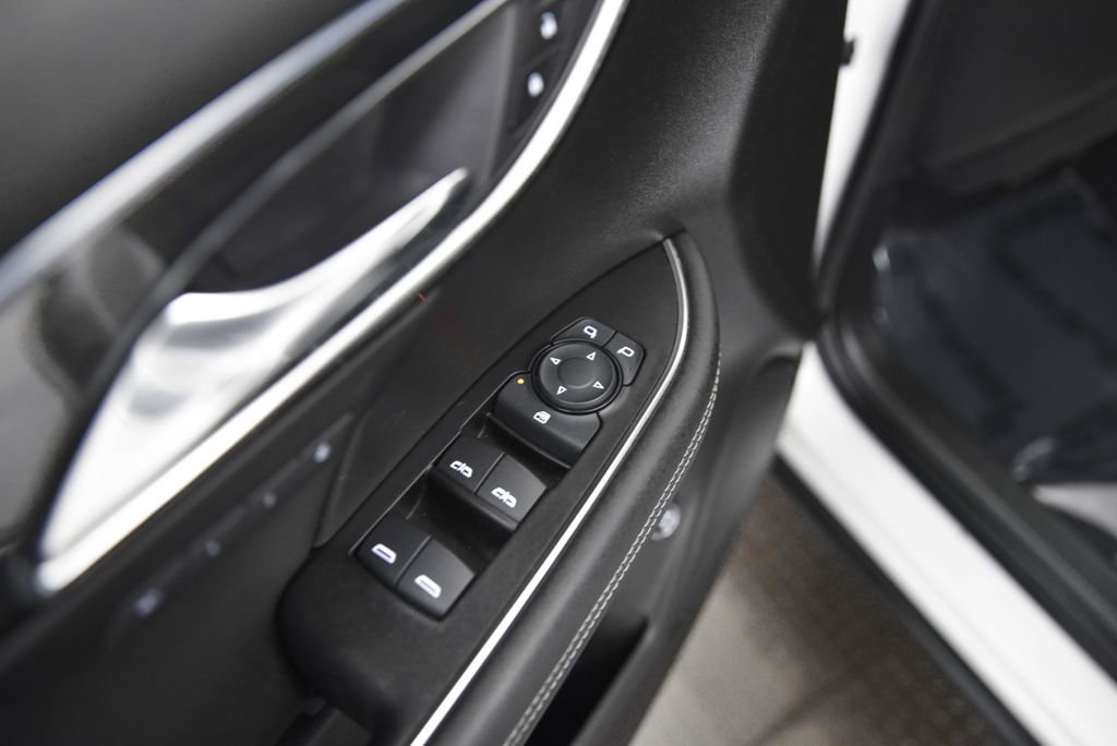 Used 2023 Buick Envision Essence image 11