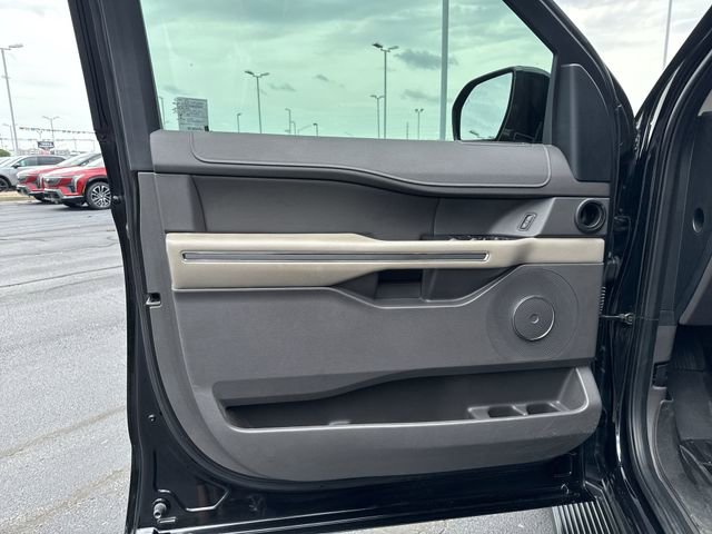 Used 2020 Ford Expedition XLT w/ Equipment Group 201A RWD image 10