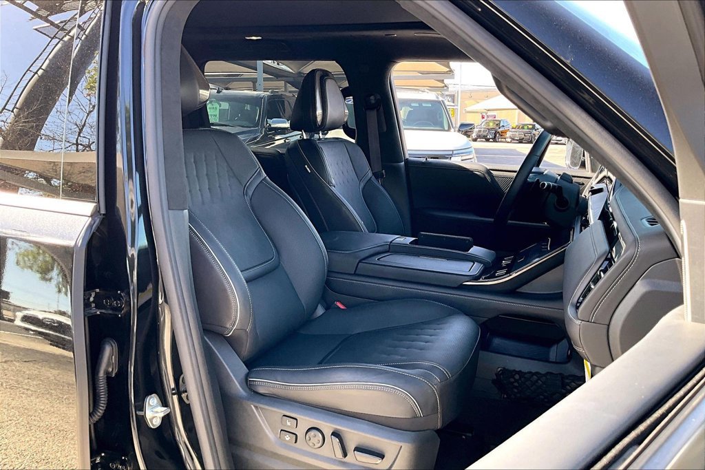 Used 2026 INFINITI QX80 Autograph w/ Premium Cargo Package AWD/4WD image 10