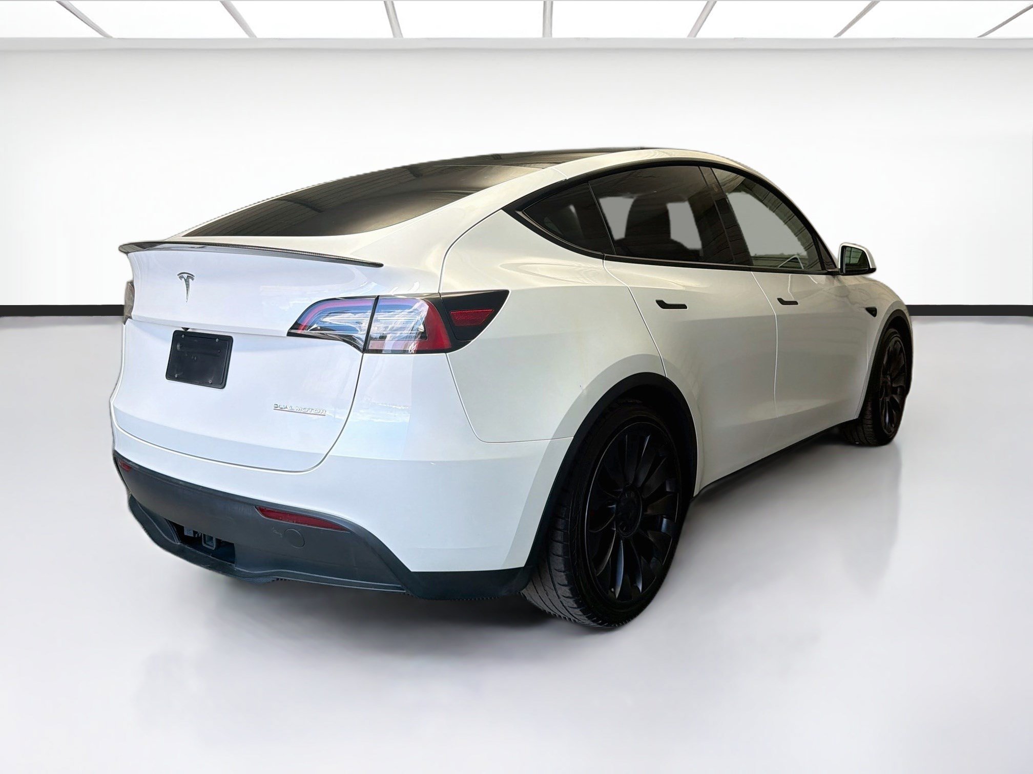 Used 2023 Tesla Model Y Performance AWD/4WD image 4
