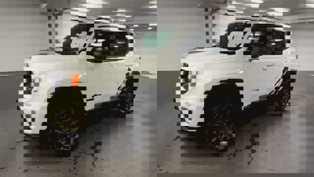 Used 2021 Jeep Renegade Latitude w/ Sun & Sound Group image 4