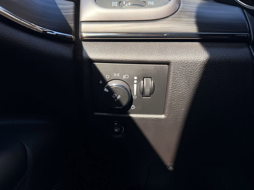 Used 2020 Jeep Grand Cherokee Limited X image 16