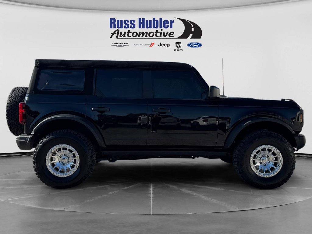 Used 2023 Ford Bronco Black Diamond w/ Sasquatch Package AWD/4WD image 8