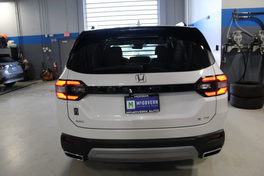 Used 2024 Honda Pilot Elite image 47