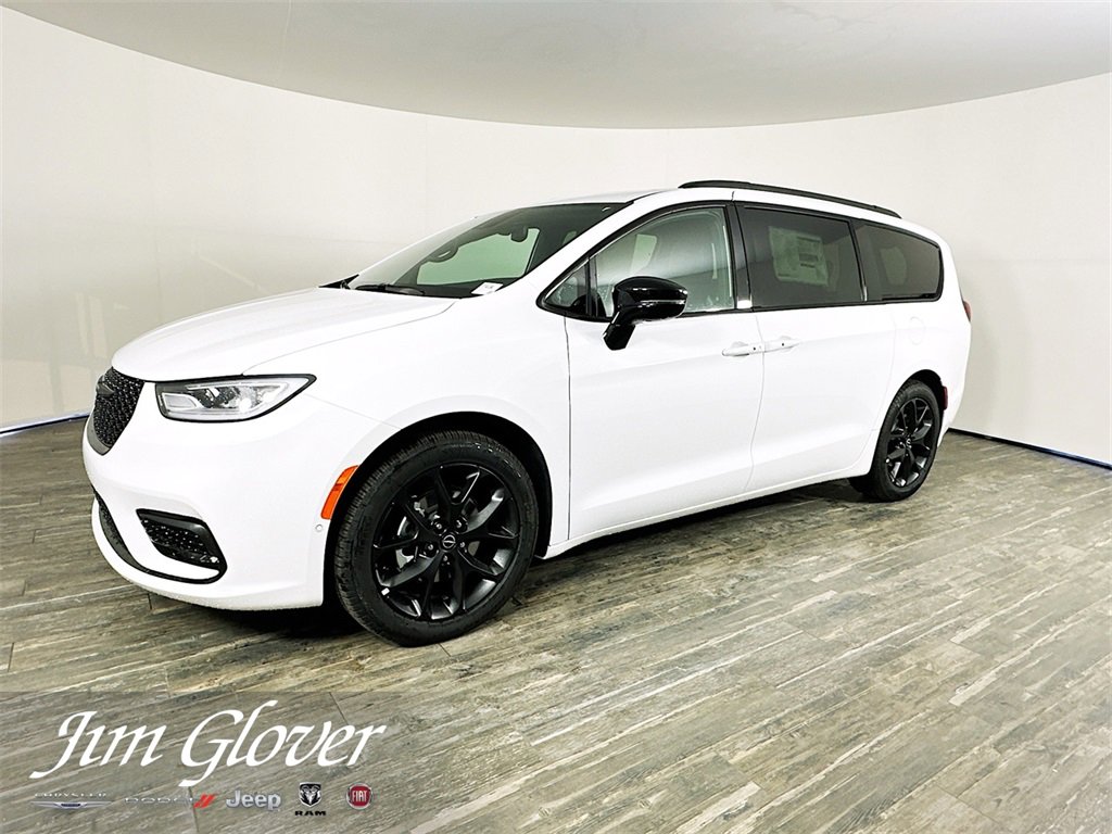 New 2026 Chrysler Pacifica Limited w/ S Appearance Package image 4