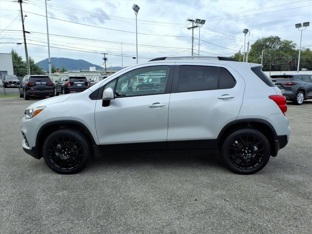 Used 2022 Chevrolet Trax LT w/ Sport Edition image 7