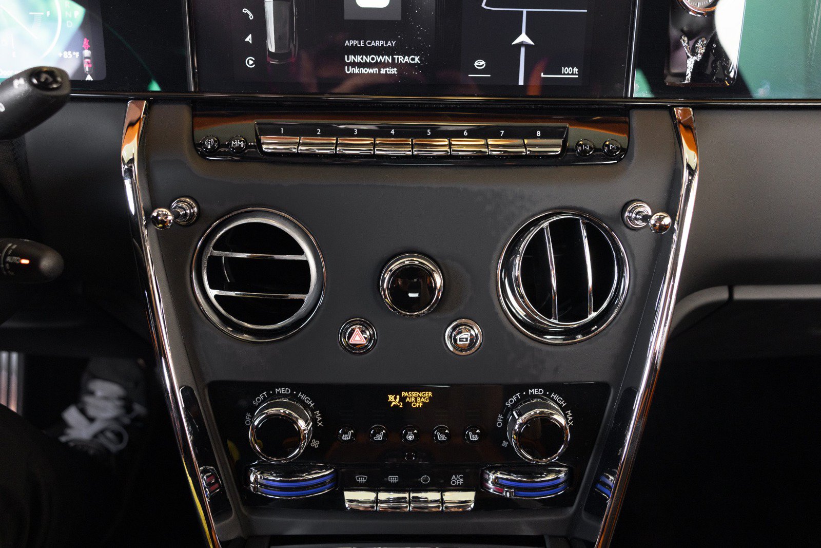 Used 2026 Rolls-Royce Cullinan AWD/4WD image 39