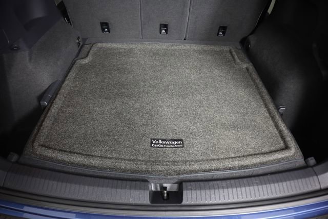 Used 2020 Volkswagen Tiguan SE w/ Panoramic Sunroof Package image 54