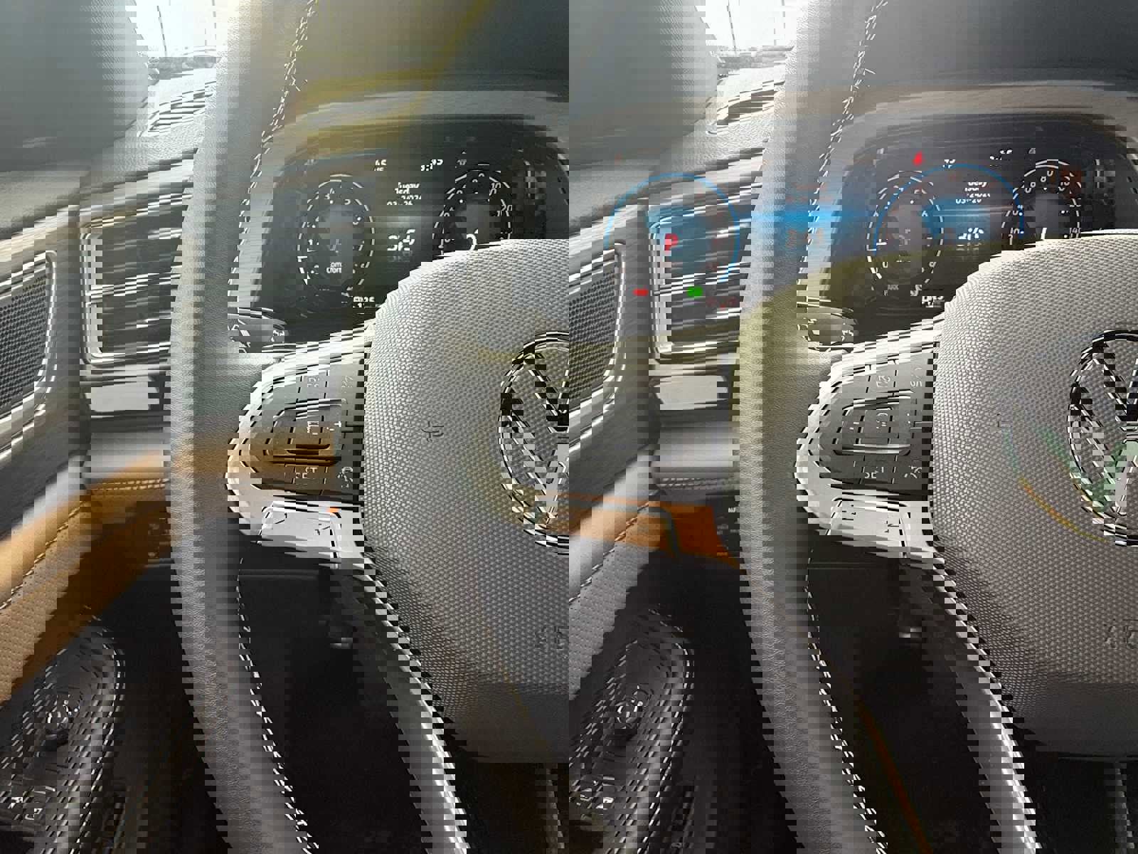 New 2026 Volkswagen Atlas Cross Sport SE image 12