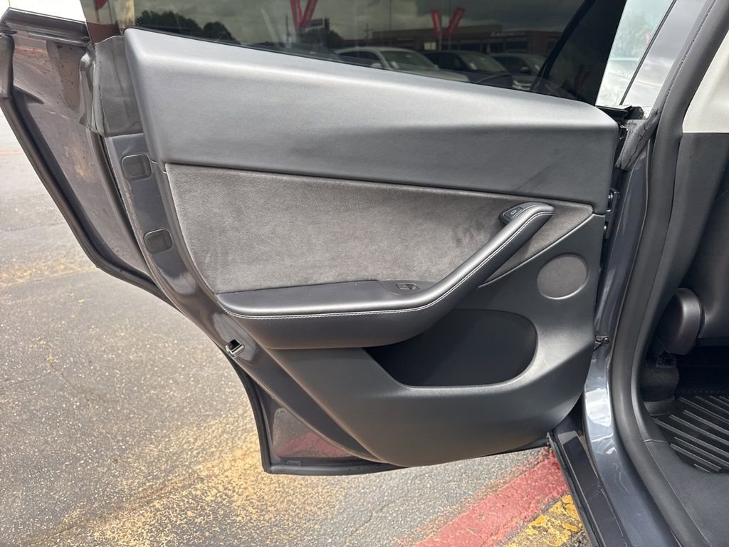 Used 2022 Tesla Model Y Performance image 29