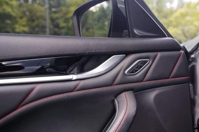Used 2022 Maserati Levante GT AWD/4WD image 51