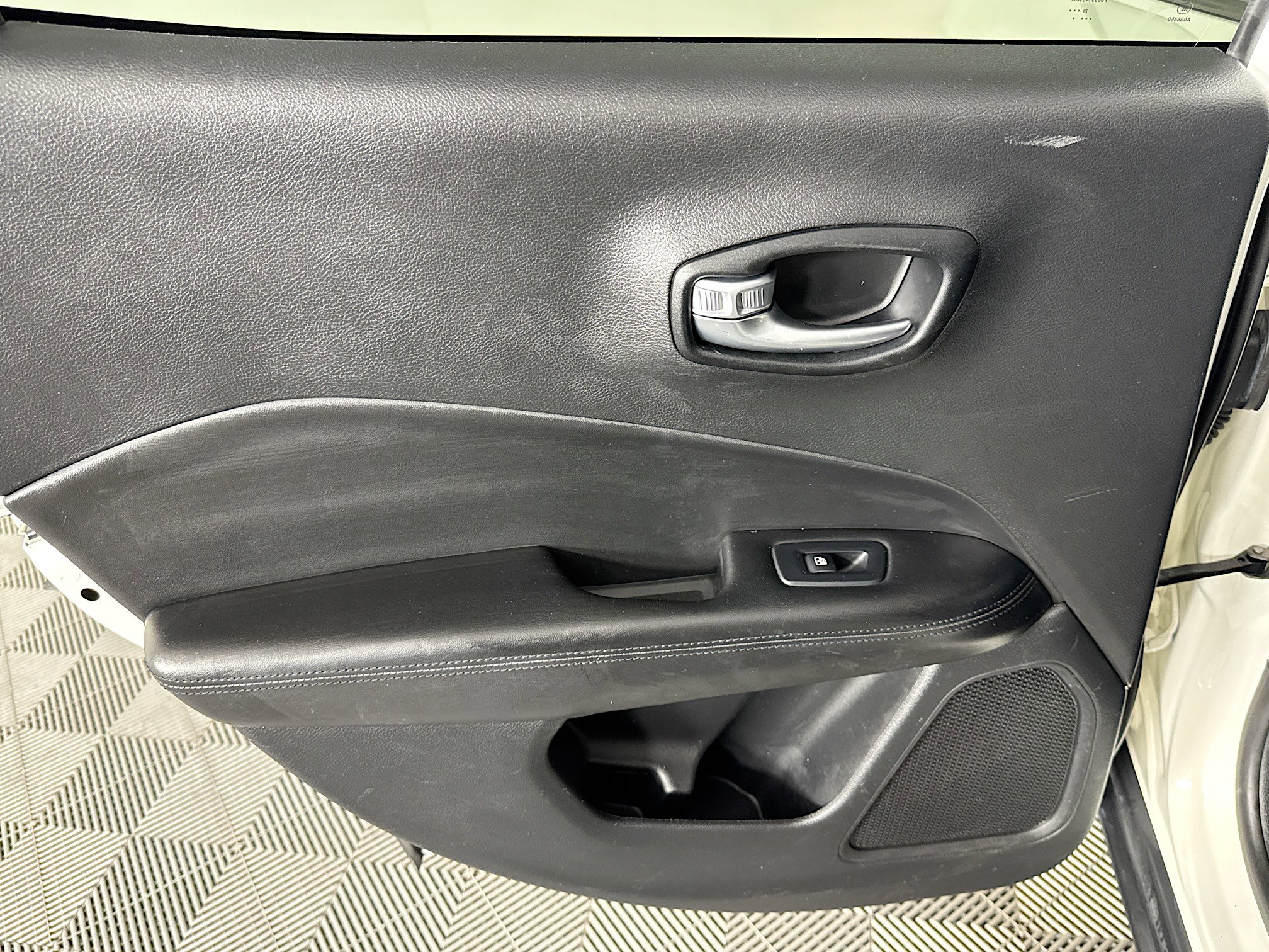 Used 2021 Jeep Compass Latitude image 25