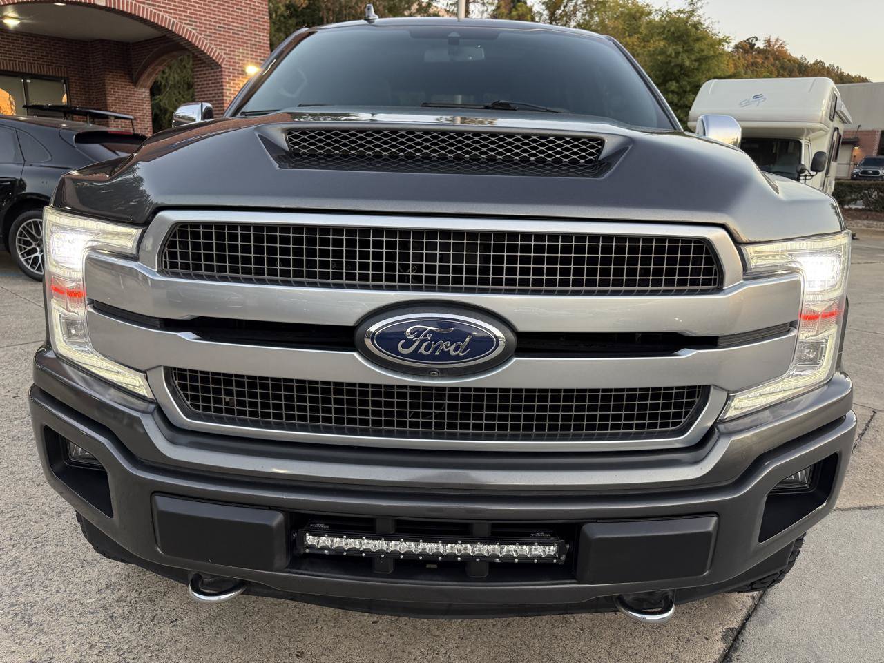 Used 2018 Ford F150 Platinum w/ Equipment Group 701A Luxury AWD/4WD image 10