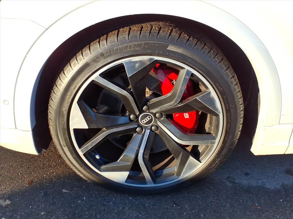 Used 2021 Audi RS Q8 w/ Carbon Optic Package AWD/4WD image 9