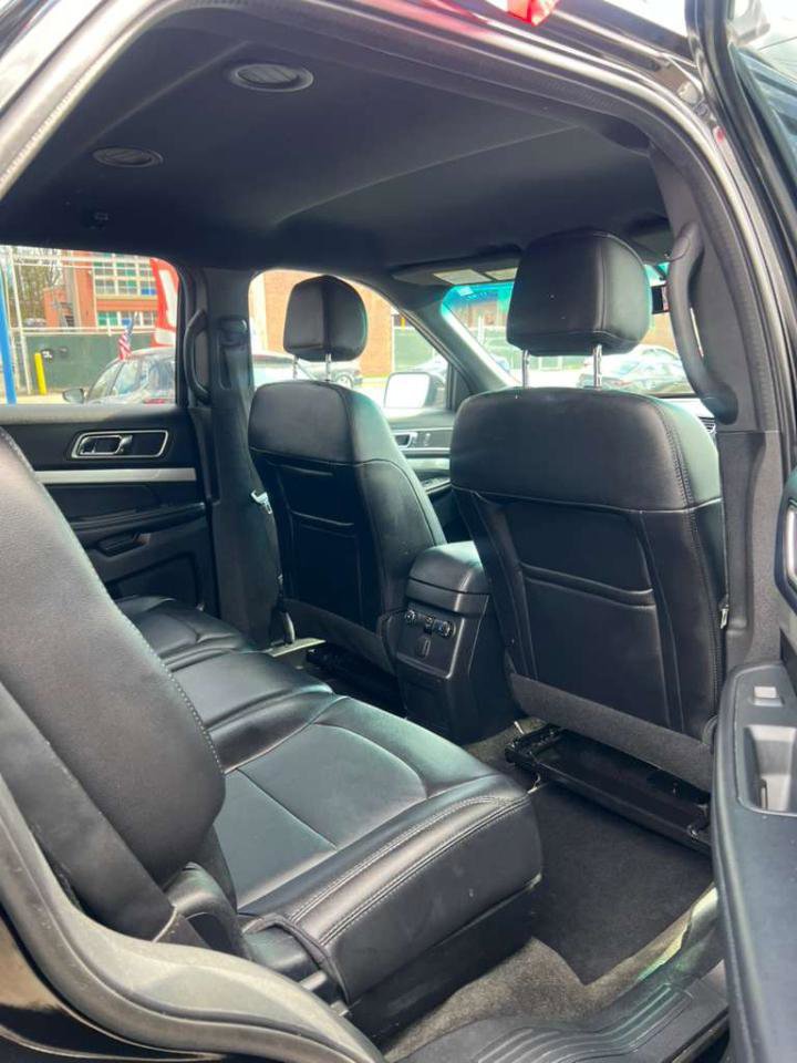 Used 2016 Ford Explorer XLT w/ Equipment Group 202A image 18