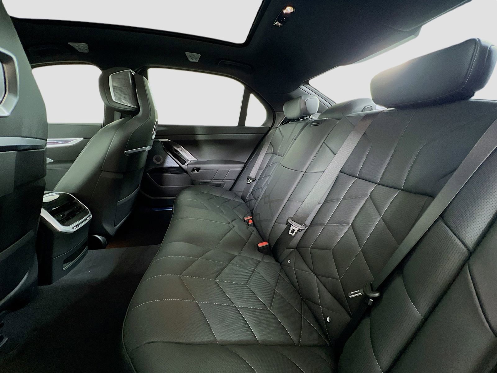 New 2025 BMW 760i xDrive image 25