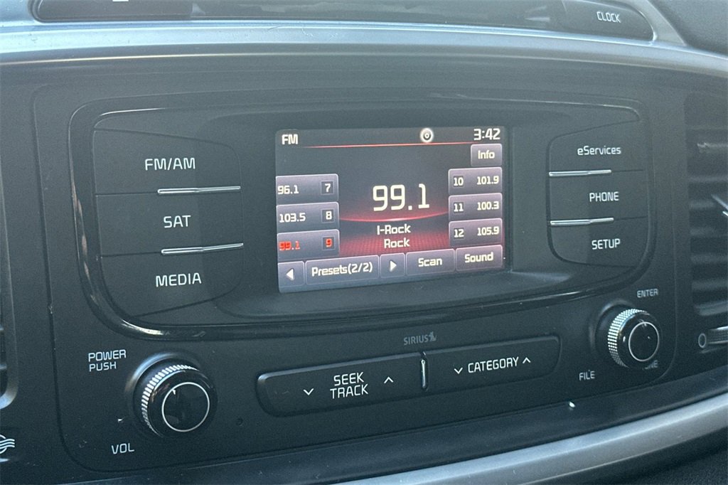 Used 2016 Kia Sorento EX image 21