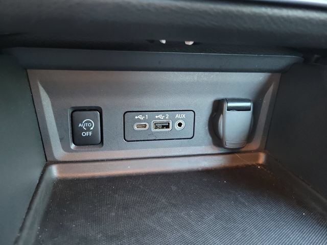 Used 2025 Nissan Sentra SV FWD image 23