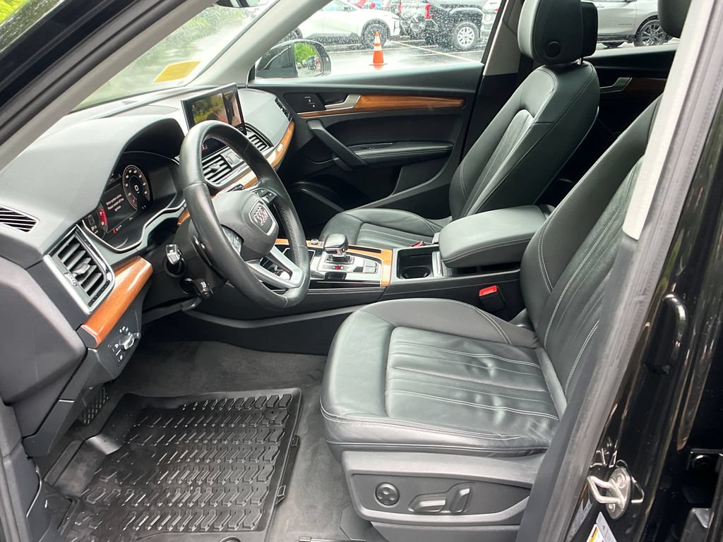 Used 2021 Audi Q5 2.0T Premium Plus w/ Premium Plus Package AWD/4WD image 9