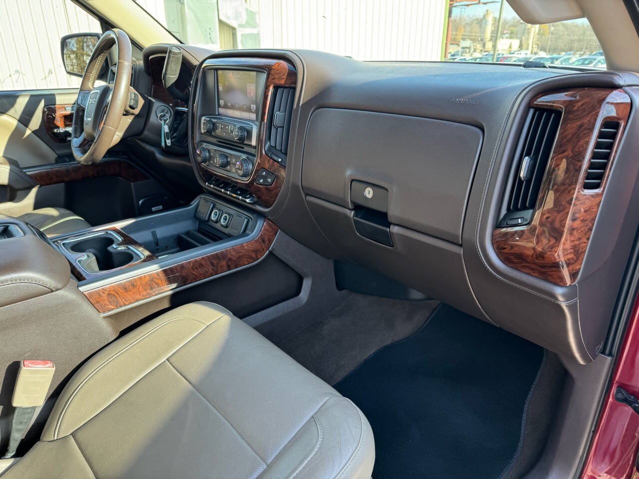 Used 2015 GMC Sierra 1500 SLT w/ SLT Preferred Package AWD/4WD image 19