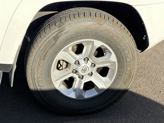 Used 2016 Toyota 4Runner SR5 Premium AWD/4WD image 4