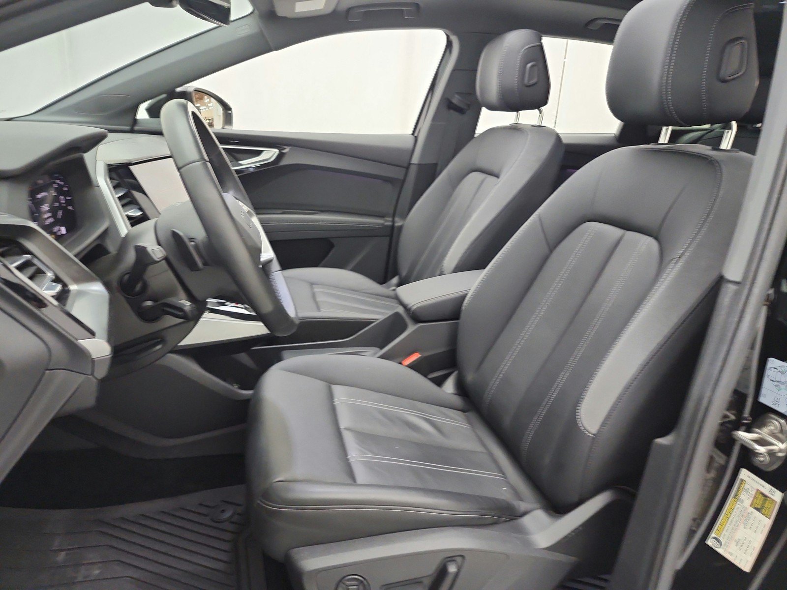Used 2024 Audi Q4 e-tron Premium Plus AWD/4WD image 13