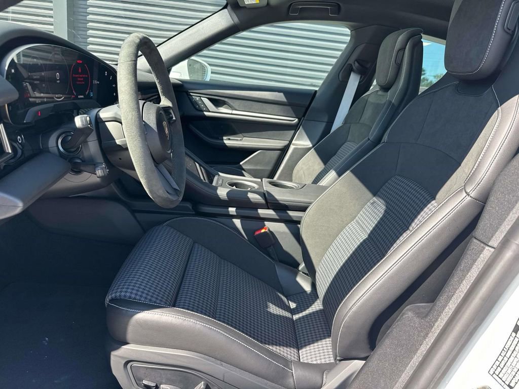Used 2025 Porsche Taycan 4S image 5