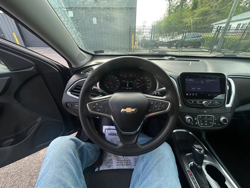 Used 2019 Chevrolet Malibu LT FWD image 10