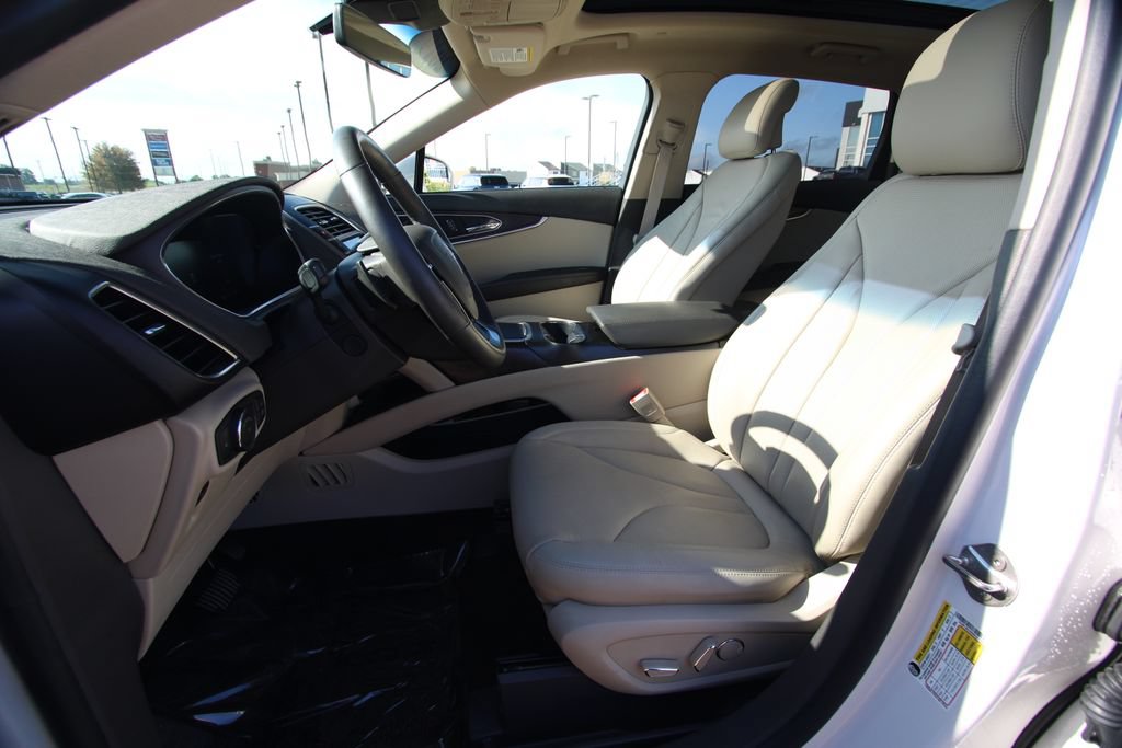 Used 2019 Lincoln Nautilus Reserve w/ Driver Assistance Package AWD/4WD image 6