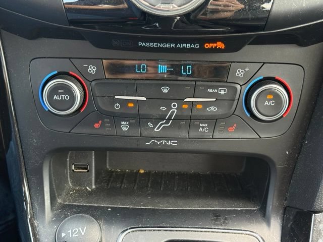 Used 2018 Ford Focus Titanium w/ Titanium Technology Package FWD image 26