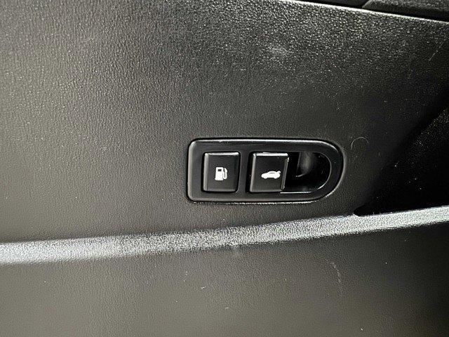 Used 2015 Hyundai Genesis 3.8 image 26