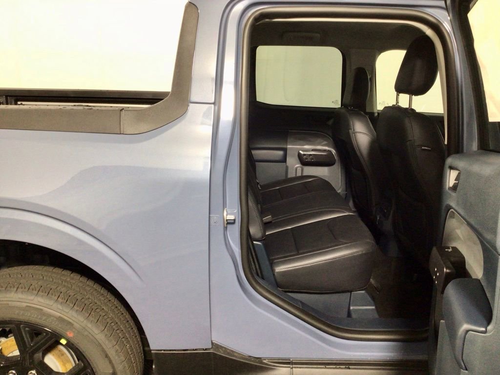 New 2026 Ford Maverick Lariat w/ Black Appearance Package image 33
