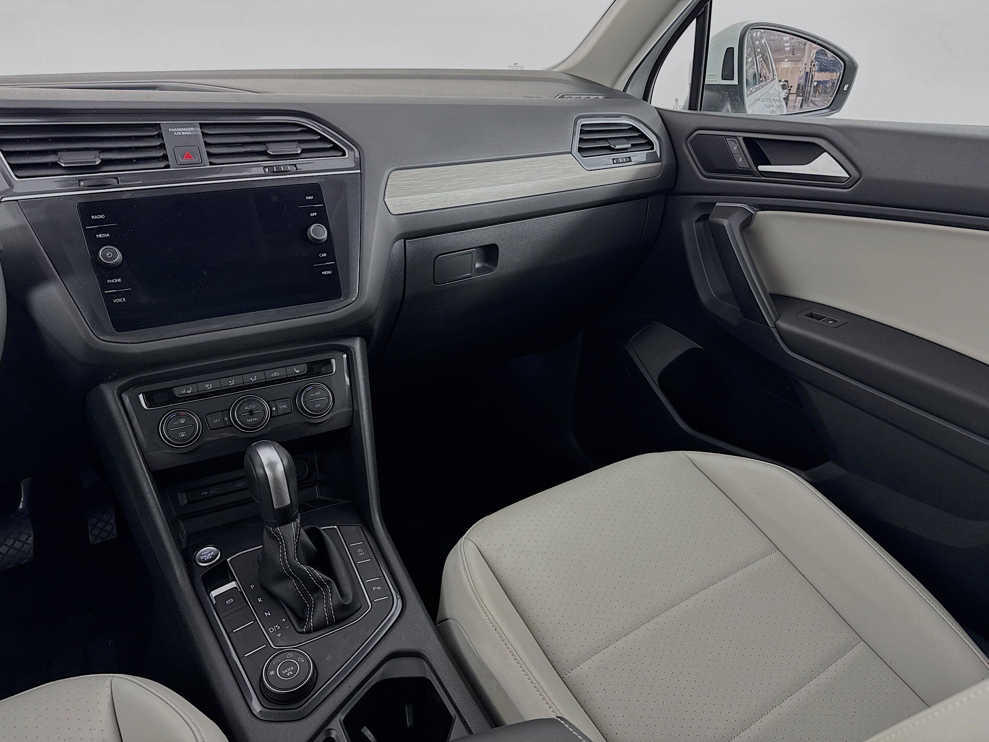 Used 2021 Volkswagen Tiguan SEL w/ 3rd Row Seat Package AWD/4WD image 23