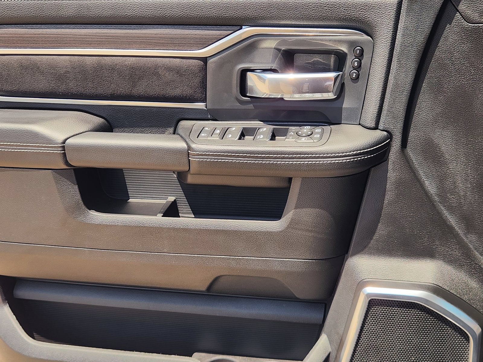 New 2026 RAM 3500 Laramie w/ Night Edition AWD/4WD image 19
