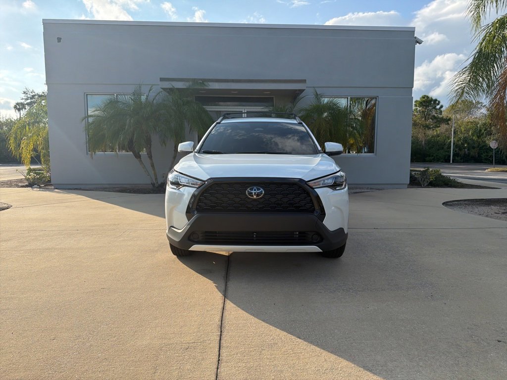 Used 2024 Toyota Corolla Cross LE image 3