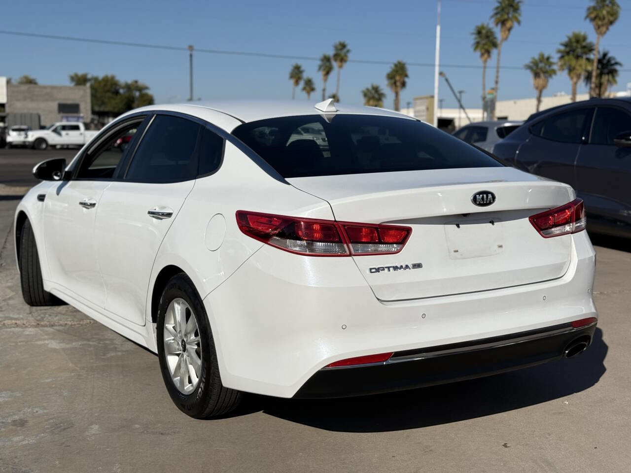 Used 2018 Kia Optima LX image 5
