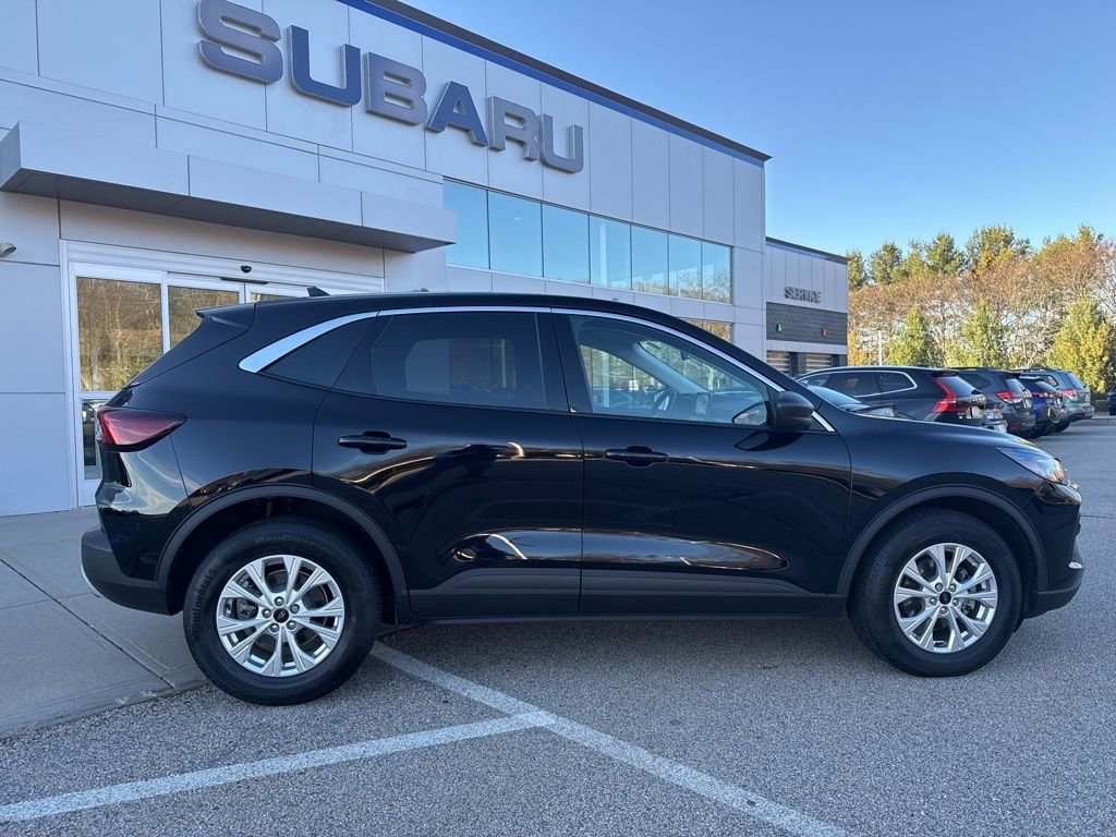 Used 2023 Ford Escape Active image 14