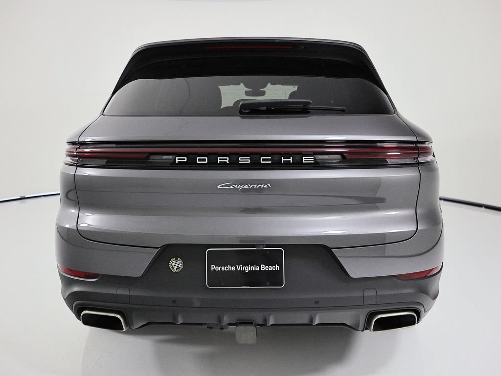 Used 2024 Porsche Cayenne AWD/4WD image 6