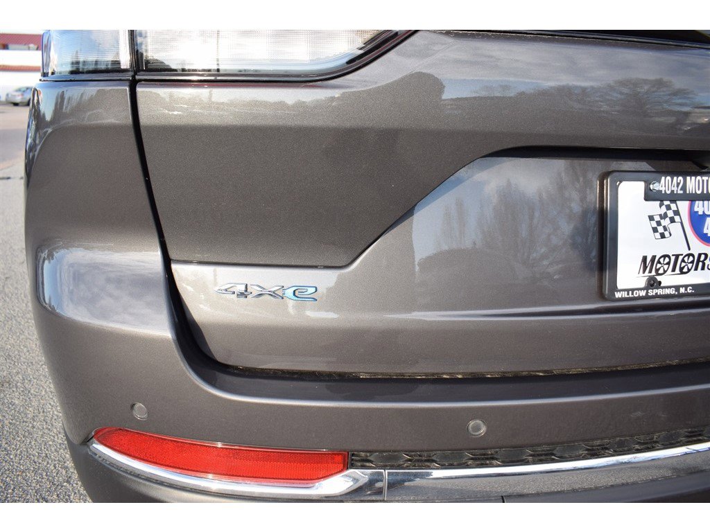 Used 2022 Jeep Grand Cherokee Limited 4xe w/ MOPAR Finishing Package image 49