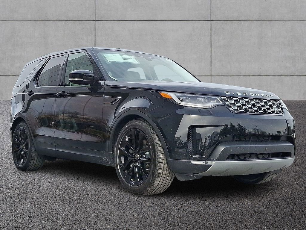 New 2026 Land Rover Discovery S image 2