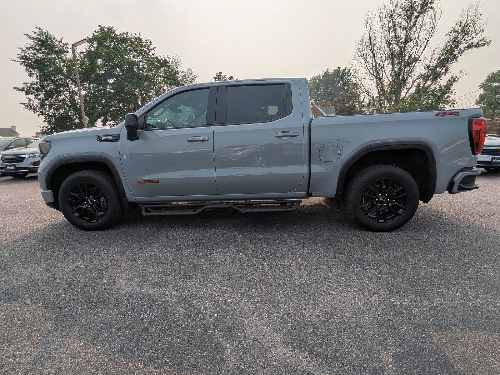 Used 2024 GMC Sierra 1500 Elevation AWD/4WD image 4