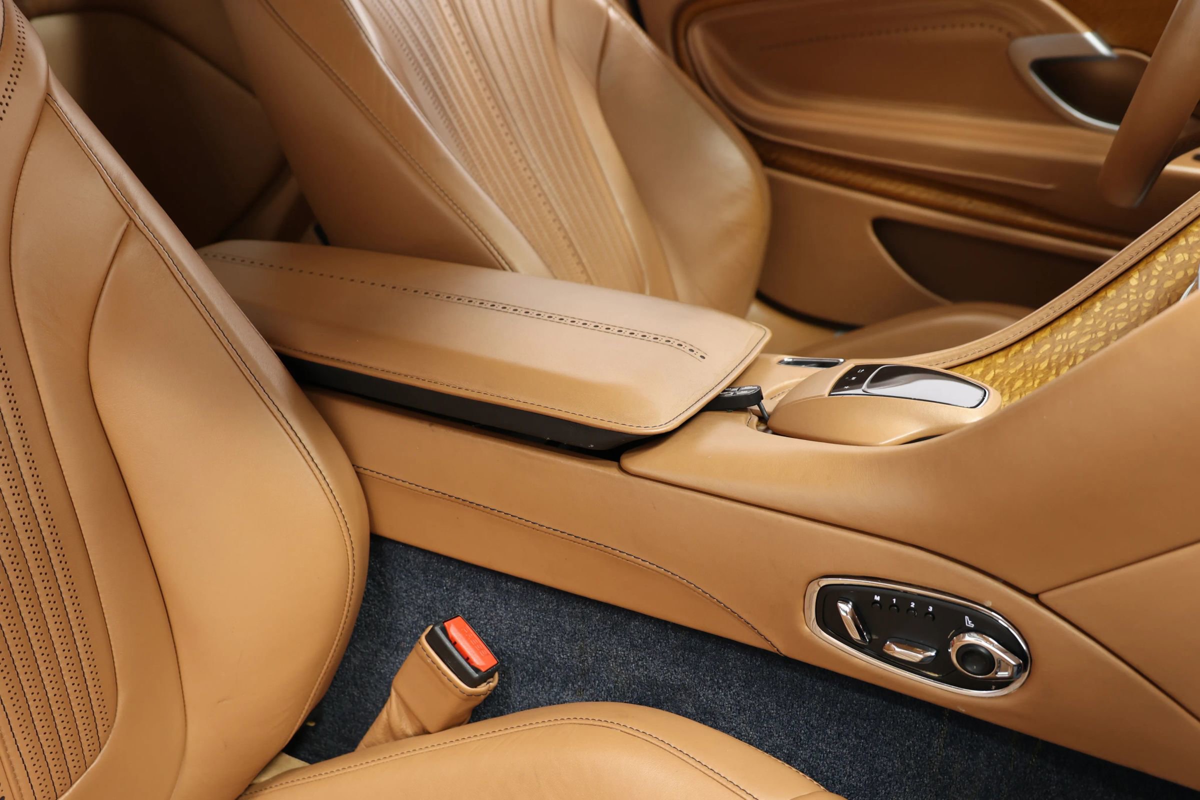 Used 2017 Aston Martin DB11 V12 image 77