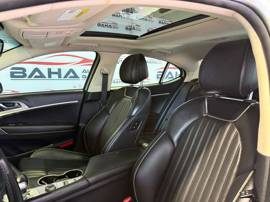 Used 2022 Genesis G70 2.0T w/ Prestige Package image 18