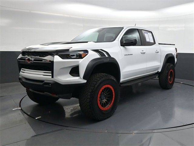 Used 2024 Chevrolet Colorado ZR2 w/ ZR2 Convenience Package III image 8