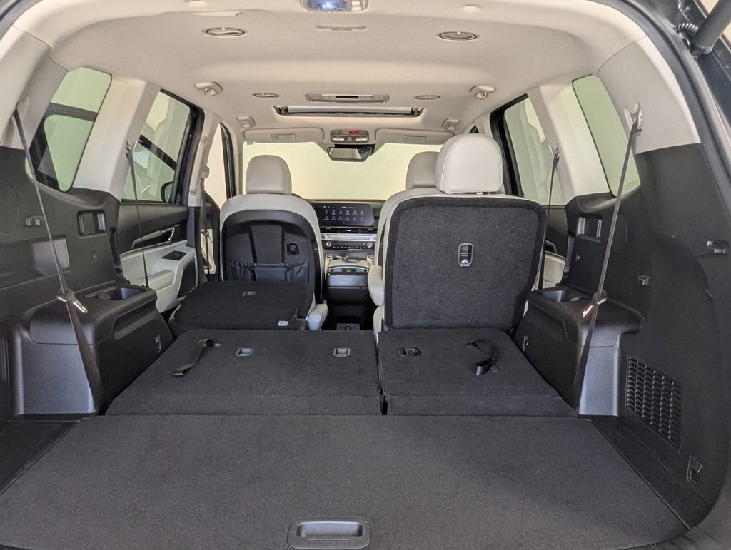 Used 2025 Kia Telluride S FWD image 27