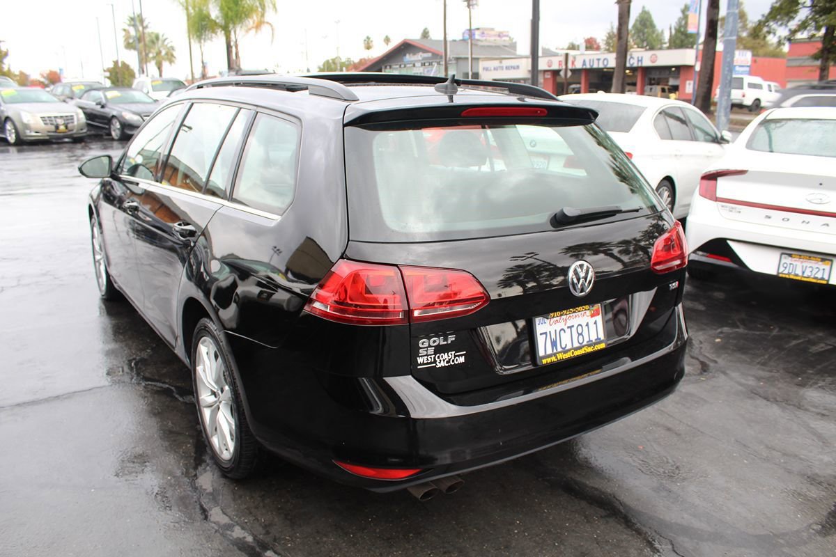 Used 2017 Volkswagen Golf SE FWD image 5