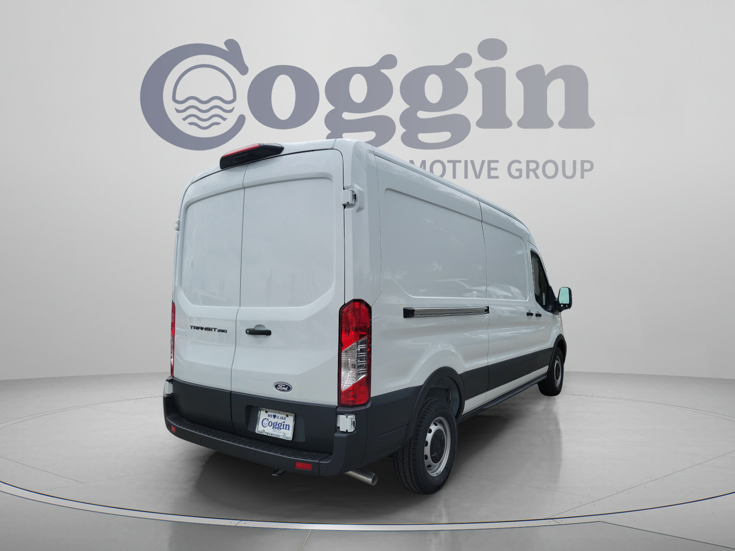 New 2026 Ford Transit 250 148 Medium Roof w/ Load Area Protection Package RWD image 4