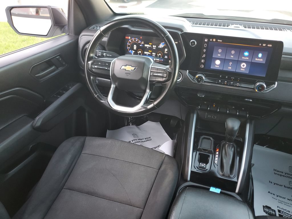 Used 2024 Chevrolet Colorado W/T w/ Technology Package RWD image 12