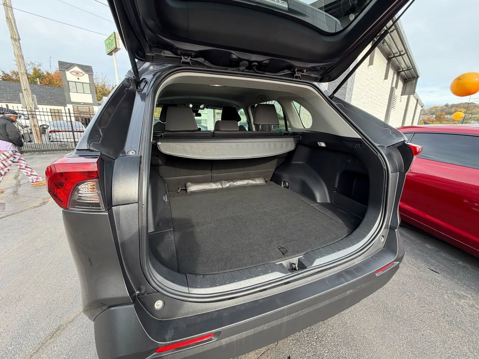 Used 2023 Toyota RAV4 XLE AWD/4WD image 15