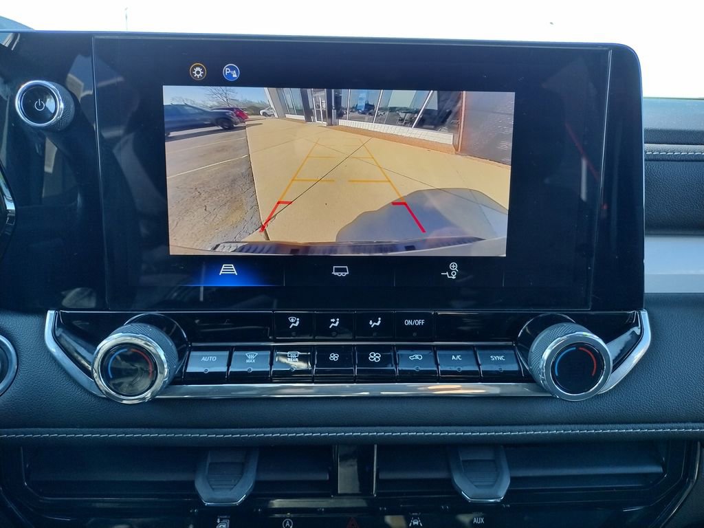 Used 2024 Chevrolet Colorado LT w/ LT Convenience Package AWD/4WD image 4